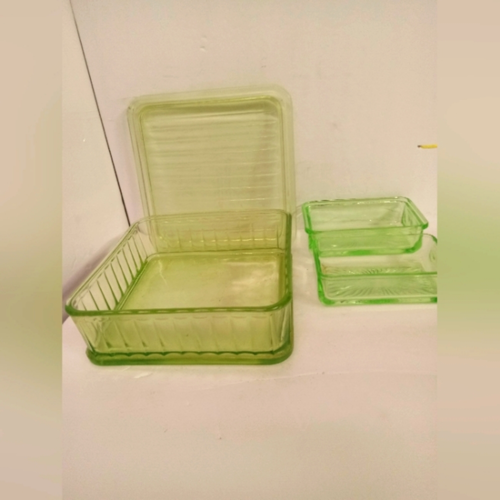Vtge 4 Pc. Green Uranium Square Depression Glass Large Container W/Lid &  2 side
